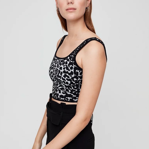 Babaton Sculpt Knit Tank Leopard Print NWOT - Picture 5 of 6